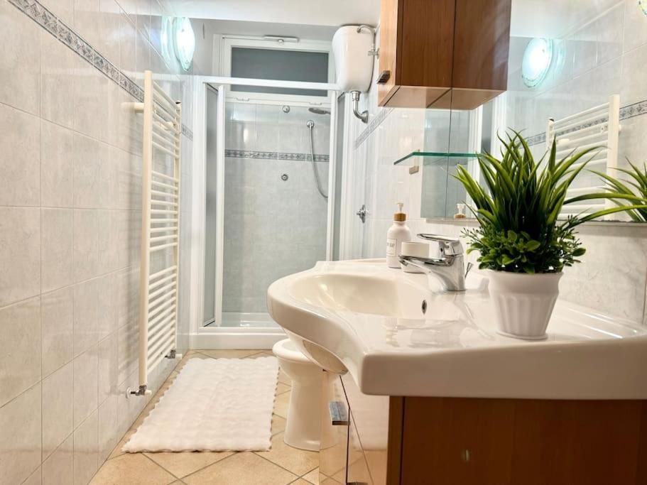 Casa Nel Verde - 4 Posti Letto Appartement Chiaravalle Marche Buitenkant foto